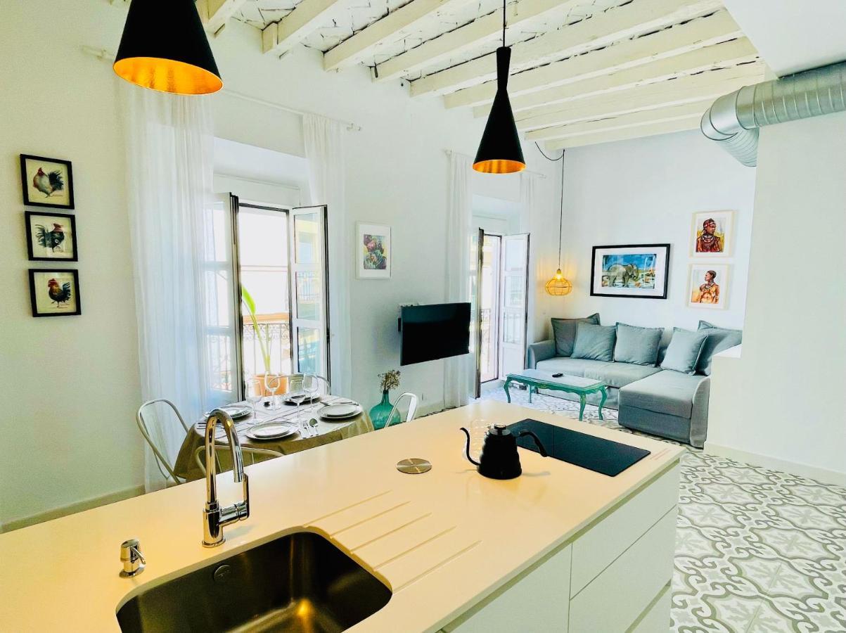 Modern Apartment In The City Centre, La Alameda セビリア エクステリア 写真